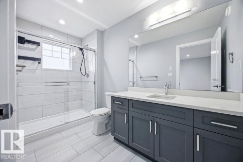 1057 Coopers Hawk Link, Edmonton, AB - Indoor Photo Showing Bathroom