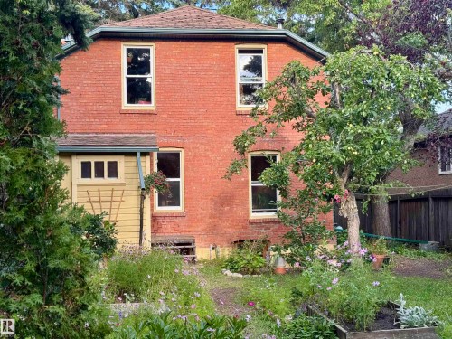 7024 105A Street, Edmonton, AB - Outdoor