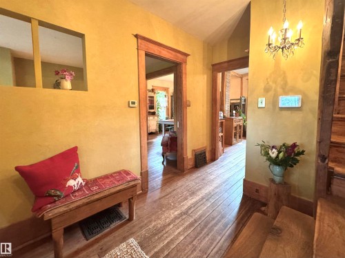 7024 105A Street, Edmonton, AB - Indoor Photo Showing Other Room