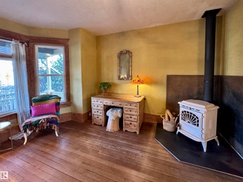 7024 105A Street, Edmonton, AB - Indoor