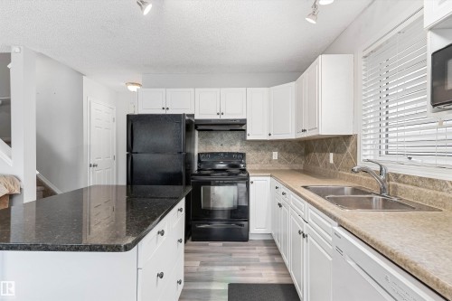 73 1428 Hodgson Way, Edmonton, AB - Indoor Photo Showing Kitchen With Double Sink