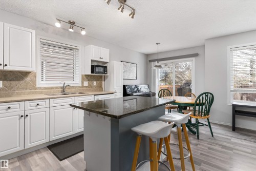 73 1428 Hodgson Way, Edmonton, AB - Indoor Photo Showing Kitchen With Double Sink