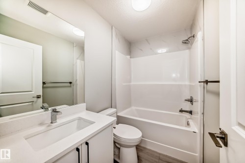 3323 Roy Brown Way, Edmonton, AB - Indoor Photo Showing Bathroom