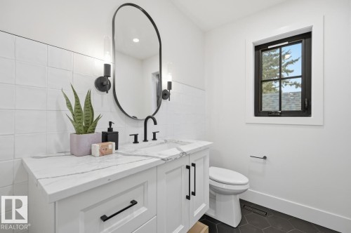 10519 138 Street, Edmonton, AB - Indoor Photo Showing Bathroom