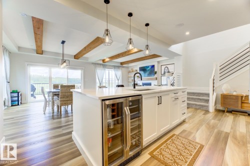 20484 128 Avenue, Edmonton, AB - Indoor Photo Showing Kitchen With Upgraded Kitchen