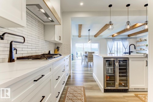 20484 128 Avenue, Edmonton, AB - Indoor Photo Showing Kitchen With Upgraded Kitchen