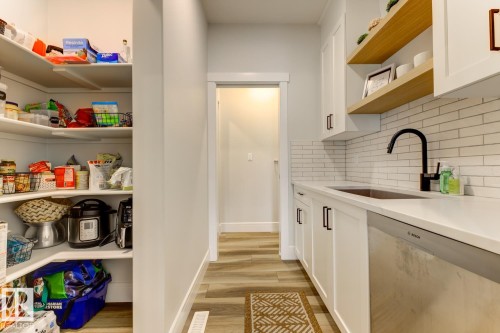 20484 128 Avenue, Edmonton, AB - Indoor