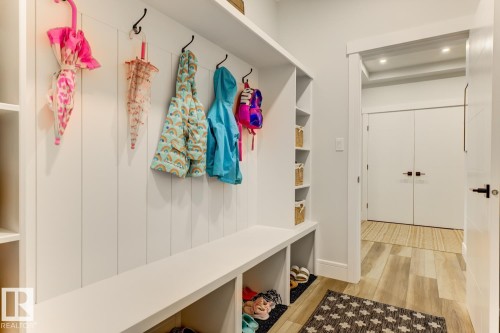 20484 128 Avenue, Edmonton, AB - Indoor With Storage