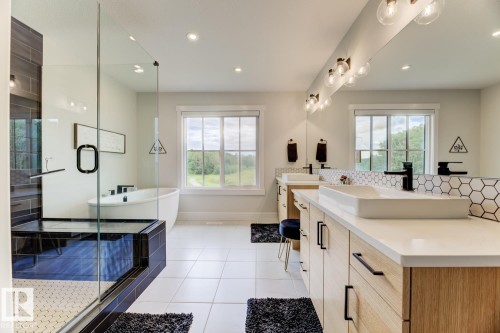 20484 128 Avenue, Edmonton, AB - Indoor