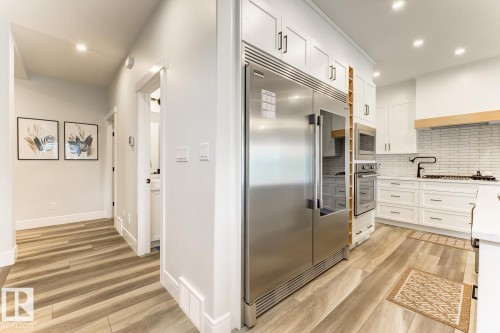20484 128 Avenue, Edmonton, AB - Indoor Photo Showing Kitchen With Upgraded Kitchen