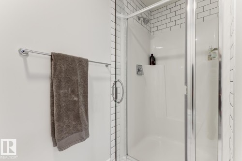 20484 128 Avenue, Edmonton, AB - Indoor Photo Showing Bathroom