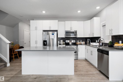 1 7419 106 Street, Edmonton, AB - Indoor Photo Showing Kitchen With Upgraded Kitchen