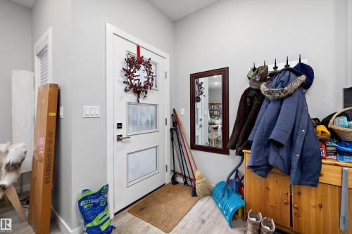 1 7419 106 Street, Edmonton, AB - Indoor