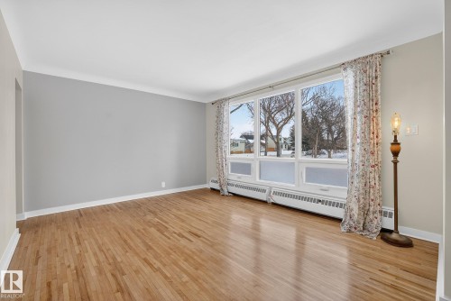 Edmonton, AB - Indoor Photo Showing Other Room