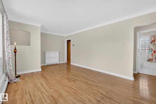 Edmonton, AB - Indoor Photo Showing Other Room