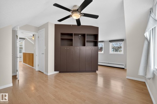 Edmonton, AB - Indoor Photo Showing Other Room