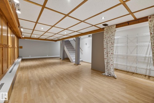 Edmonton, AB - Indoor Photo Showing Other Room