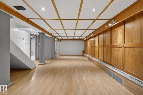 Edmonton, AB - Indoor Photo Showing Other Room