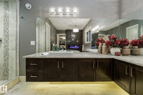 4096 Whispering River Drive, Edmonton, AB - Indoor Photo Showing Bathroom