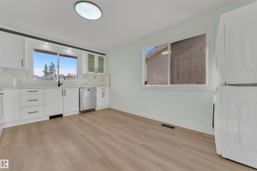3808 17A Avenue, Edmonton, AB - Indoor Photo Showing Kitchen