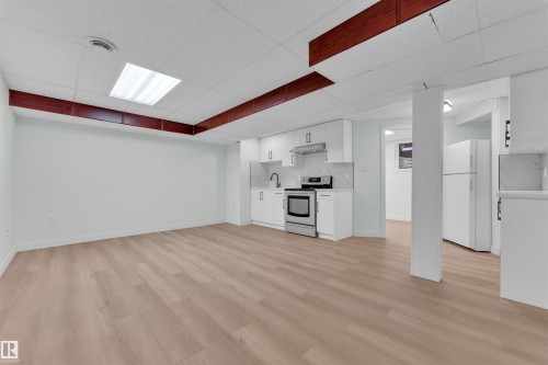 3808 17A Avenue, Edmonton, AB - Indoor Photo Showing Kitchen