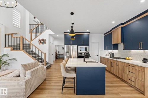 50 Grassview Crescent, Spruce Grove, AB - Indoor Photo Showing Kitchen With Upgraded Kitchen