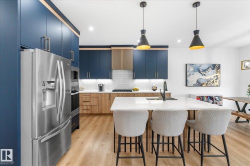 50 Grassview Crescent, Spruce Grove, AB - Indoor Photo Showing Kitchen With Stainless Steel Kitchen With Upgraded Kitchen