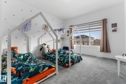 50 Grassview Crescent, Spruce Grove, AB - Indoor Photo Showing Other Room