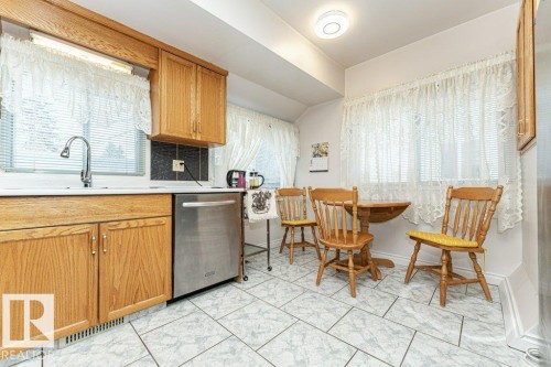 10516 75 Avenue, Edmonton, AB - Indoor