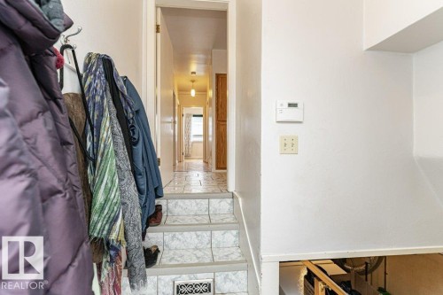 10516 75 Avenue, Edmonton, AB - Indoor