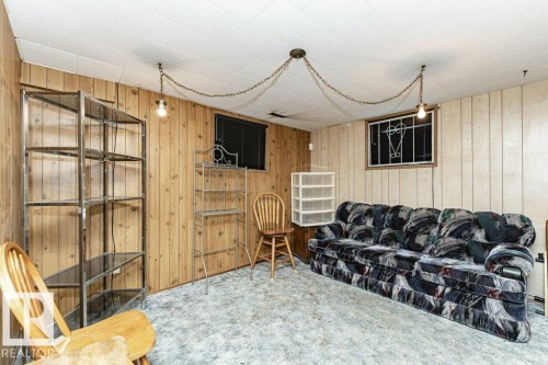 10516 75 Avenue, Edmonton, AB - Indoor