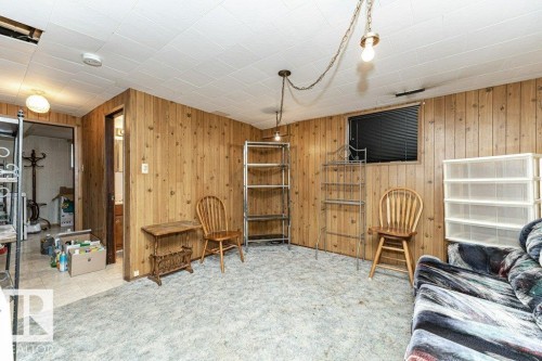 10516 75 Avenue, Edmonton, AB - Indoor