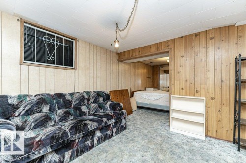 10516 75 Avenue, Edmonton, AB - Indoor