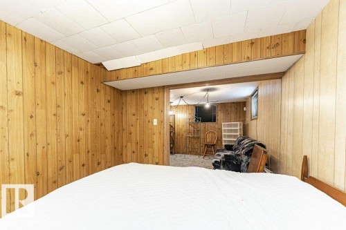 10516 75 Avenue, Edmonton, AB - Indoor