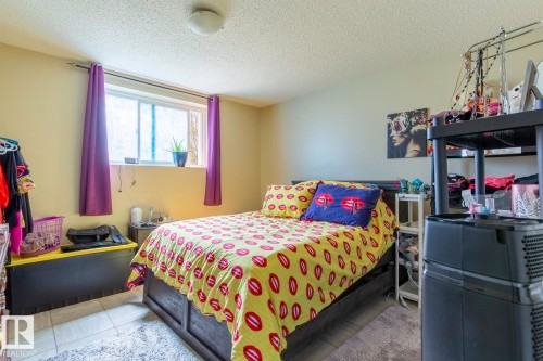 5342 53 Avenue, Mundare, AB - Indoor Photo Showing Bedroom