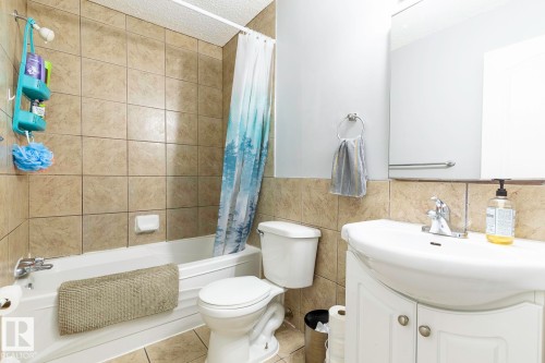 5342 53 Avenue, Mundare, AB - Indoor Photo Showing Bathroom