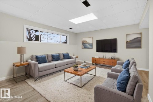 4302 52 Street, Leduc, AB - Indoor Photo Showing Living Room