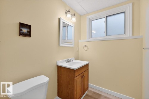 4302 52 Street, Leduc, AB - Indoor Photo Showing Bathroom