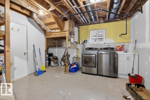 4302 52 Street, Leduc, AB - Indoor Photo Showing Laundry Room