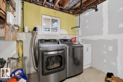 4302 52 Street, Leduc, AB - Indoor Photo Showing Laundry Room