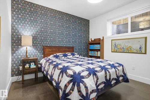 9646 79 Avenue, Edmonton, AB - Indoor Photo Showing Bedroom