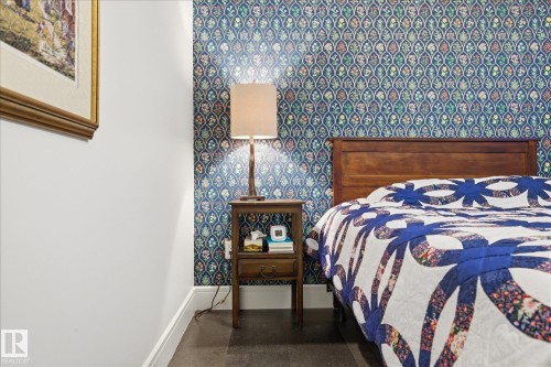 9646 79 Avenue, Edmonton, AB - Indoor Photo Showing Other Room