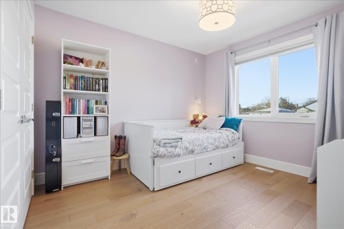 9646 79 Avenue, Edmonton, AB - Indoor Photo Showing Bedroom