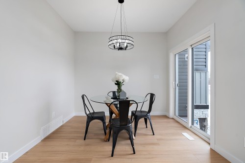 292 Fraser Way, Edmonton, AB - Indoor Photo Showing Dining Room