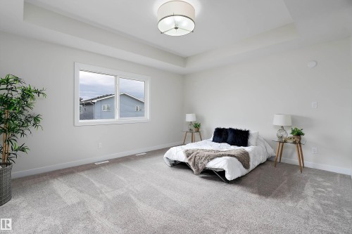 292 Fraser Way, Edmonton, AB - Indoor Photo Showing Bedroom