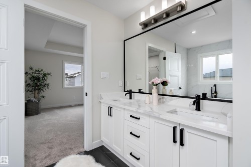 292 Fraser Way, Edmonton, AB - Indoor Photo Showing Bathroom