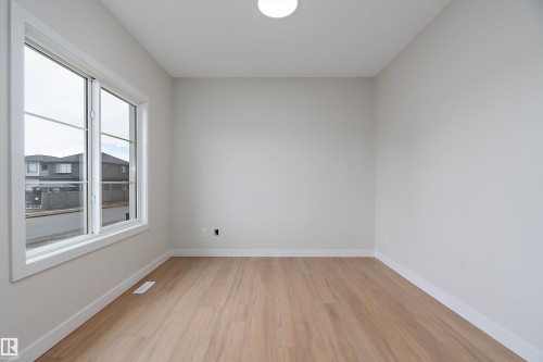 292 Fraser Way, Edmonton, AB - Indoor Photo Showing Other Room
