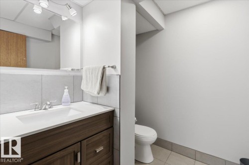 4312 37 Avenue, Leduc, AB - Indoor Photo Showing Bathroom