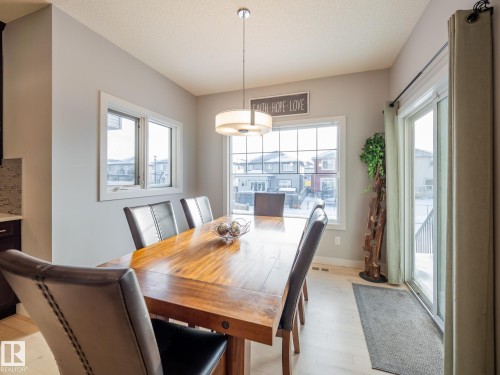 4211 Charles Close, Edmonton, AB - Indoor Photo Showing Dining Room