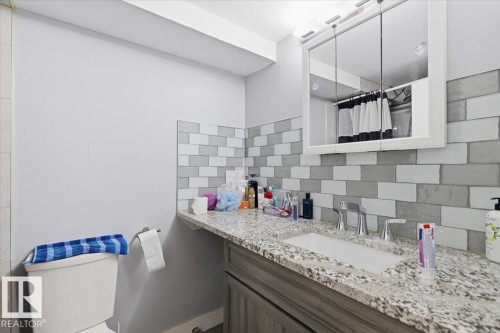 10232 154 Street, Edmonton, AB - Indoor Photo Showing Bathroom